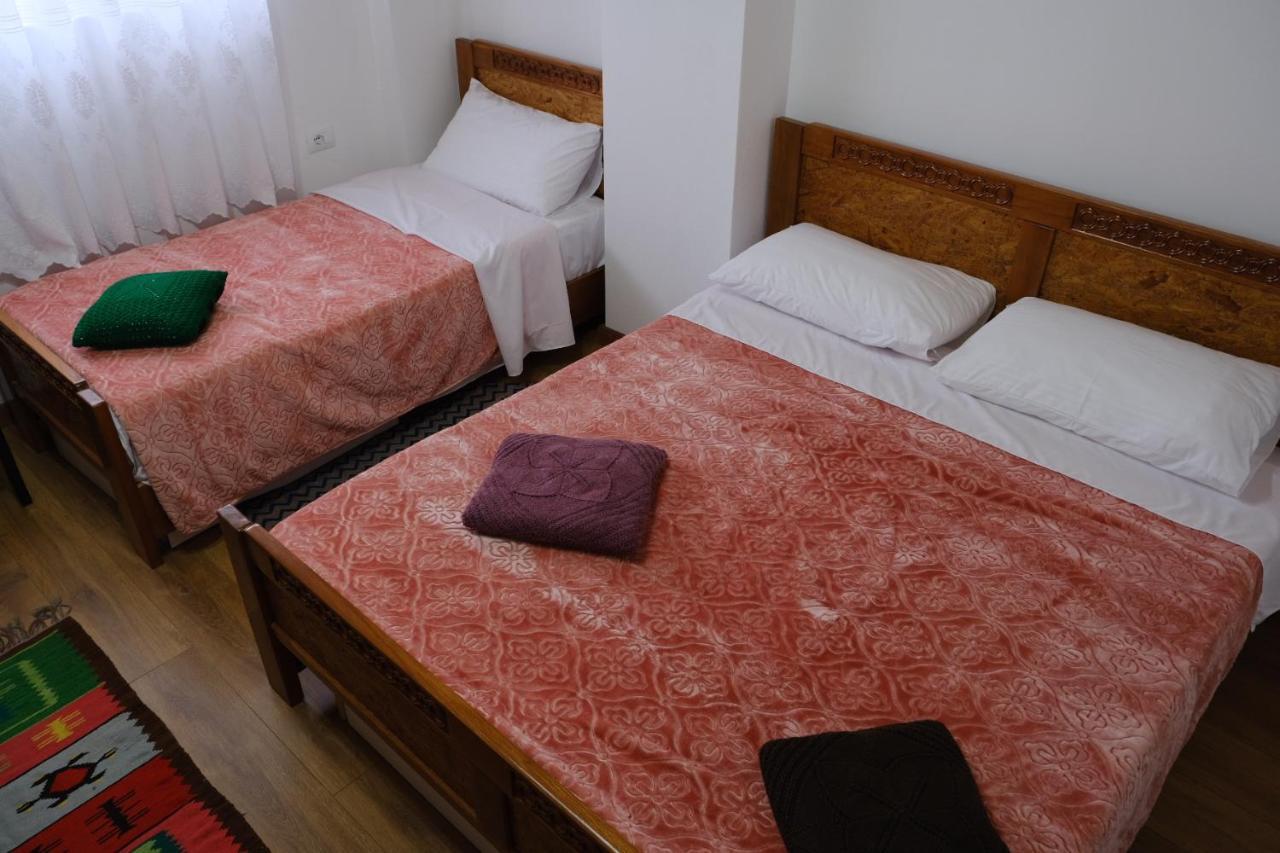 As E Vogel, As E Madhe Hotell Erseke Exteriör bild